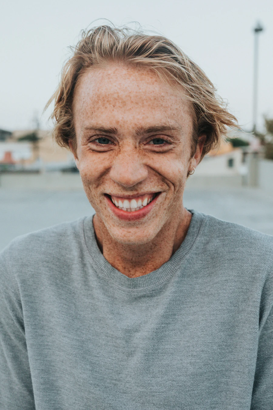 Dr. Pedro Prieto, Implantes y cirugía